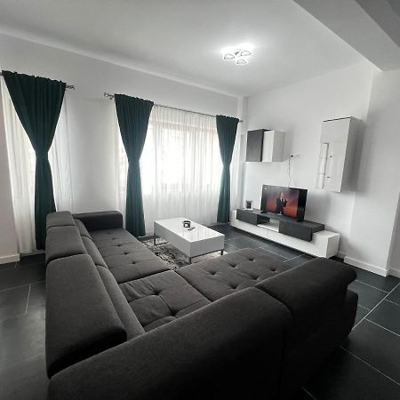 Marvellous Aparthotel With Master Apartments Suceava Exterior photo