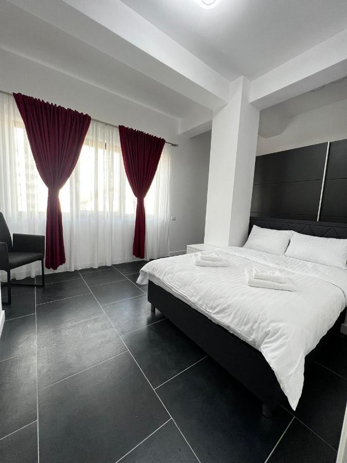 Marvellous Aparthotel With Master Apartments Suceava Exterior photo