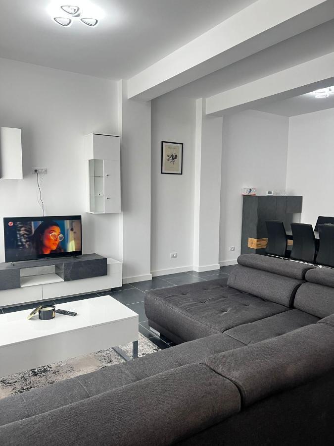 Marvellous Aparthotel With Master Apartments Suceava Exterior photo