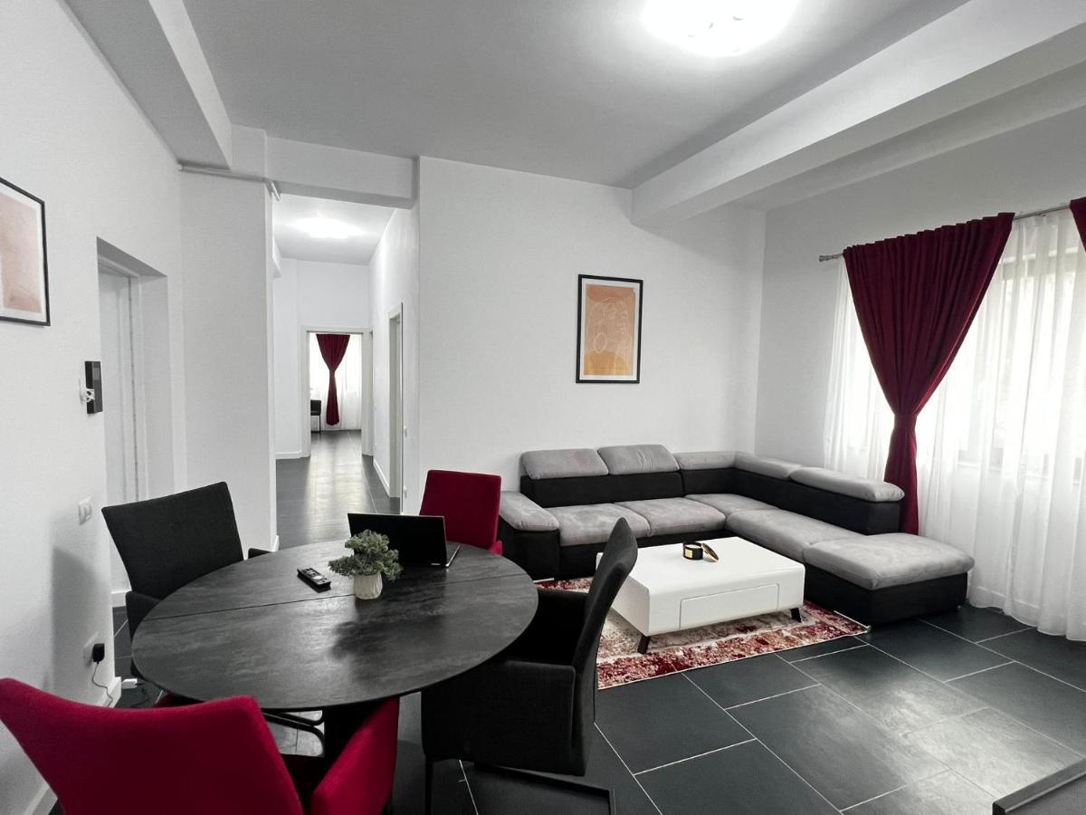 Marvellous Aparthotel With Master Apartments Suceava Exterior photo